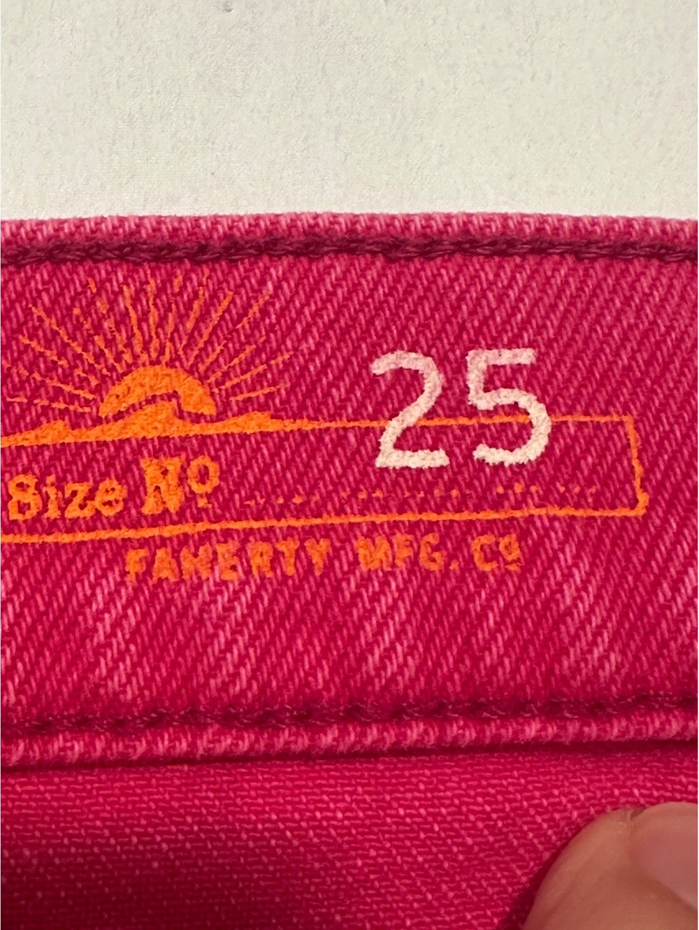 Faherty Sunwashed Denim Shorts Granita Hot Pink Raw Hem Size 25 - Picture 5 of 9